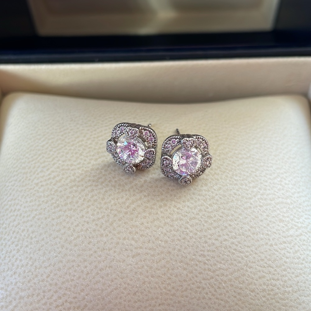 New Cubic Zironica Sterling Silver Stud earrings